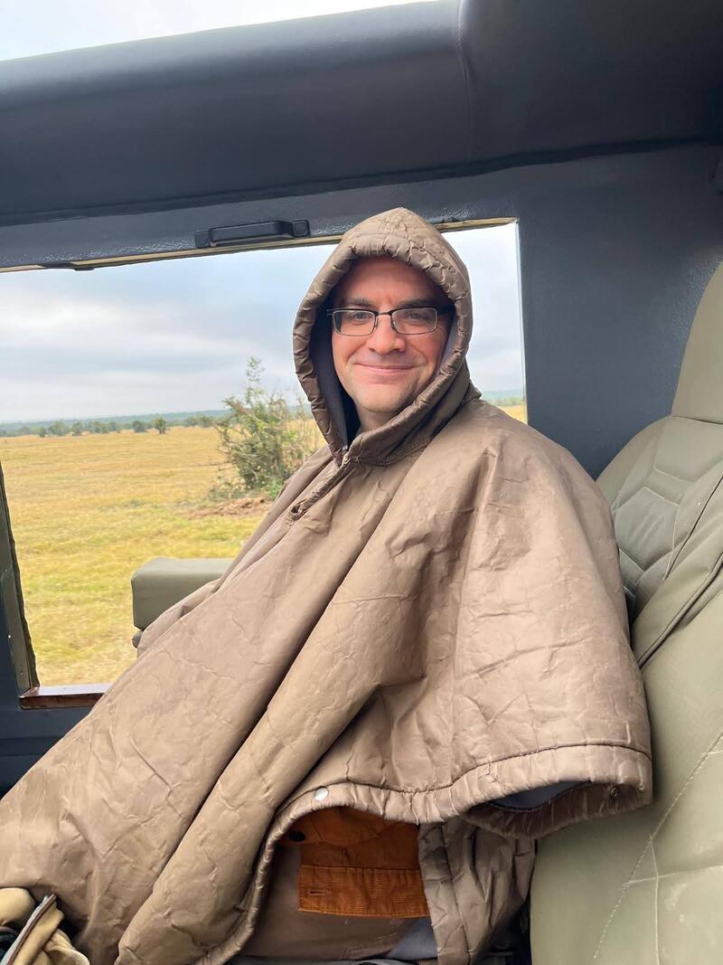 Peter in poncho